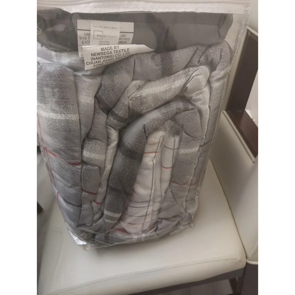 Brand New Mainstays 8 Piece Coordinated Bedding Set King Size In Beautiful Grays